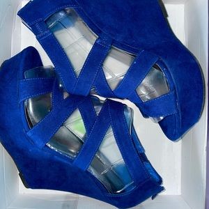 Madden girl Blue velvet 4 in heels